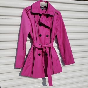 NWOT Black Rivet fuchsia belted trench coat w hood